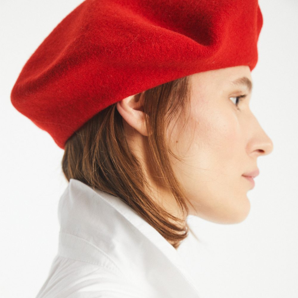 rita row fw22_0002s_0001_rita-row-women-accessories-2096-CO-beret-maple-red-3