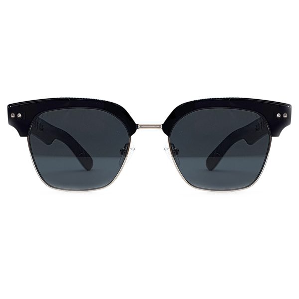 Cut 104 in Black/Black