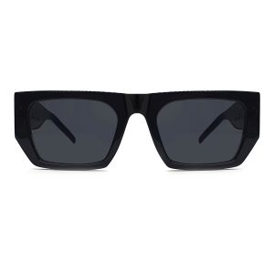 Cut 122 in Black/Black