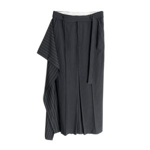 Skirt 66 in Black & White