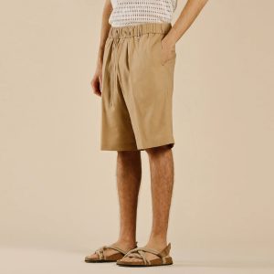 Shorts in Beige