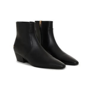 Boots Freya Flat in Black