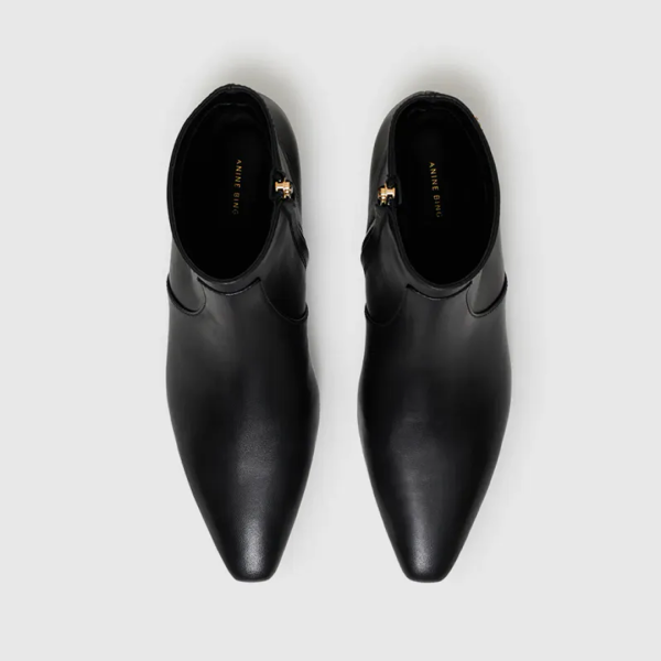 Boots Freya Flat in Black - Image 3